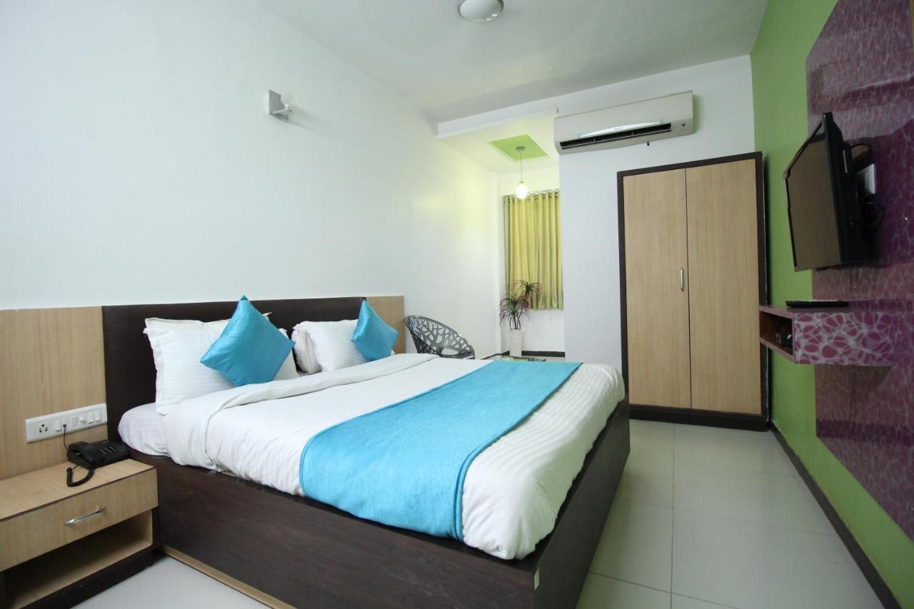 Hotel Hillton Gandhinagar Exterior foto