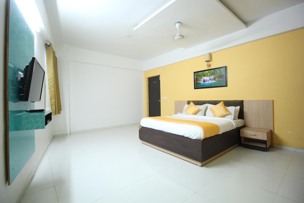 Hotel Hillton Gandhinagar Exterior foto