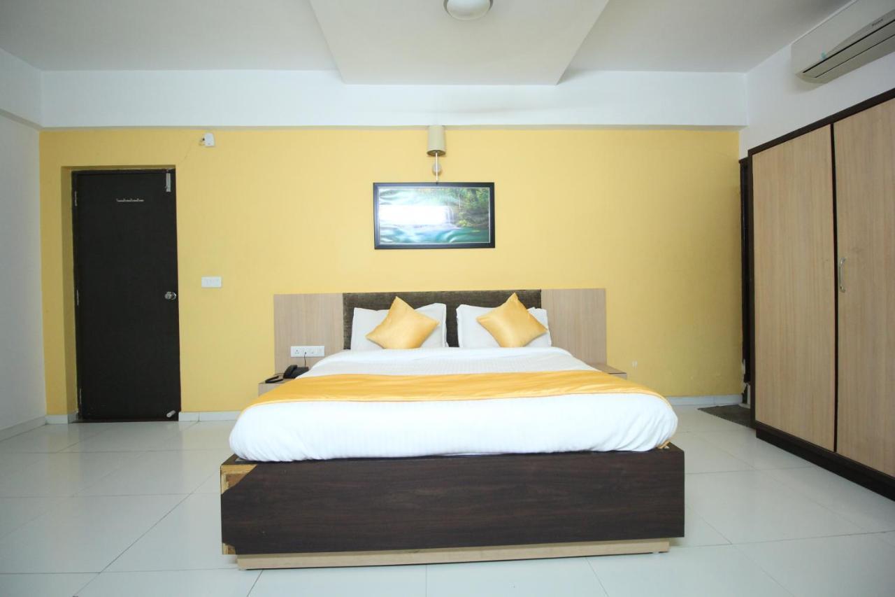 Hotel Hillton Gandhinagar Exterior foto
