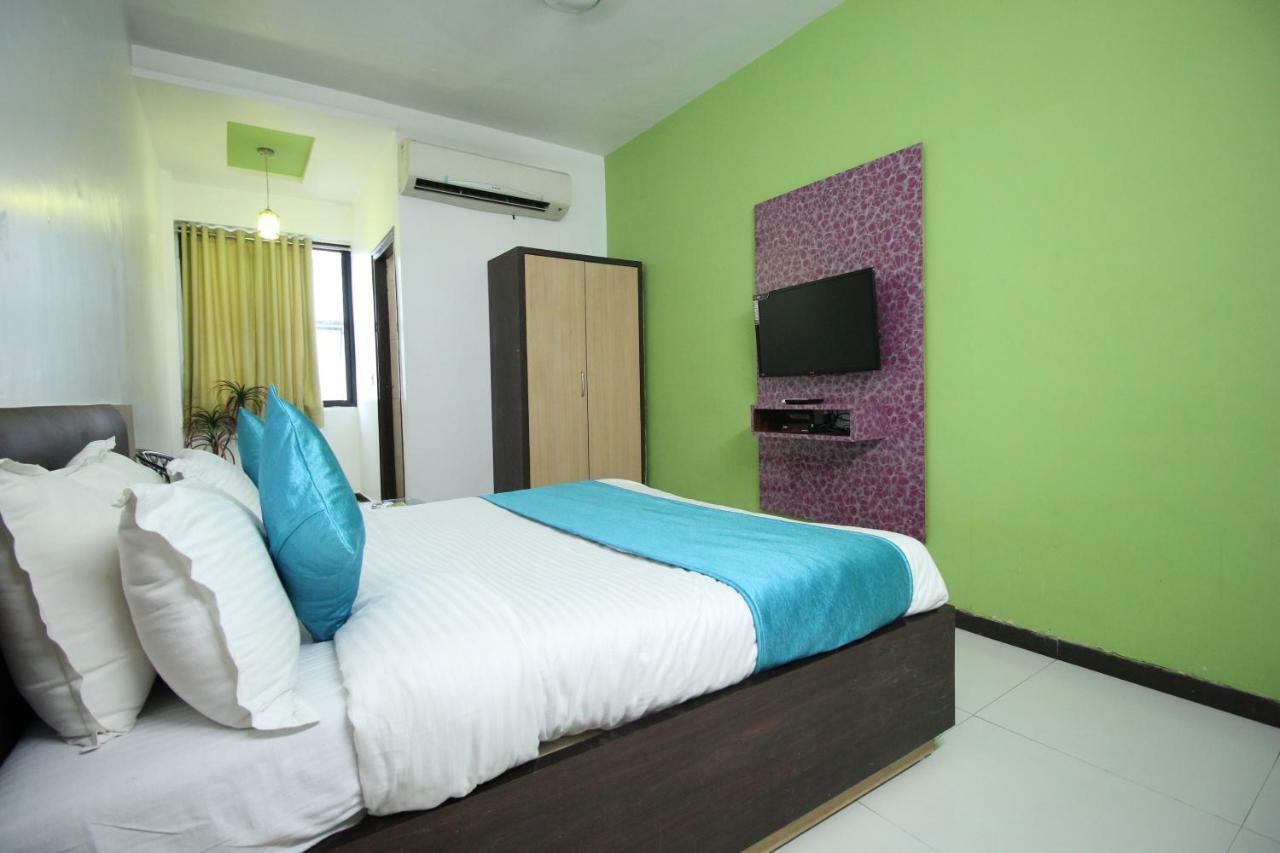 Hotel Hillton Gandhinagar Exterior foto